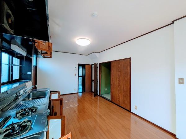 横浜市神奈川区三枚町の貸家