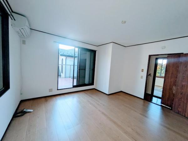 横浜市神奈川区三枚町の貸家