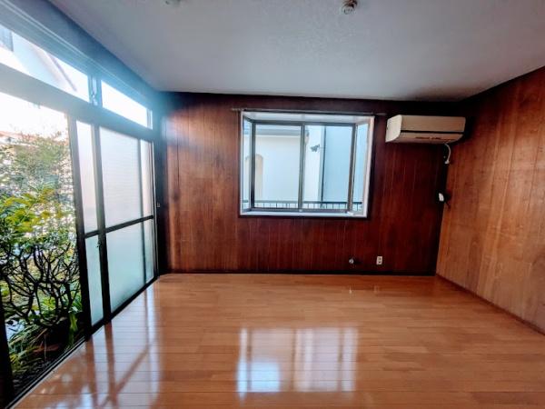 横浜市神奈川区三枚町の貸家