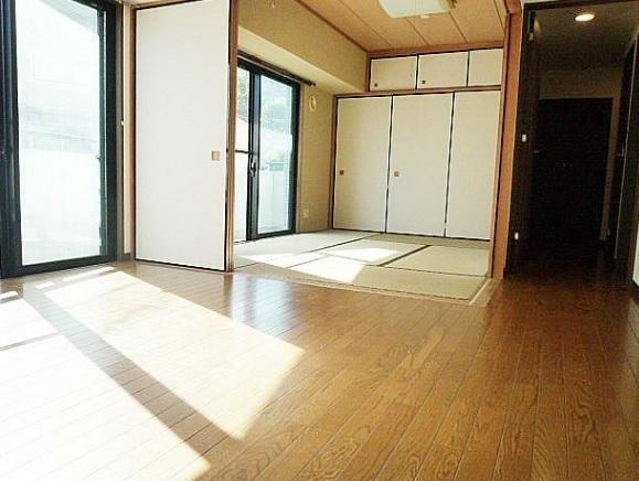 横浜市西区藤棚町２丁目のマンション