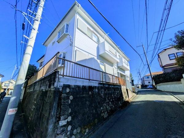 横浜市神奈川区三枚町のアパート