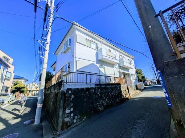 横浜市神奈川区三枚町のアパート