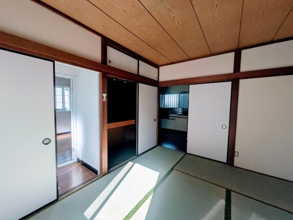 横浜市神奈川区三枚町のアパート