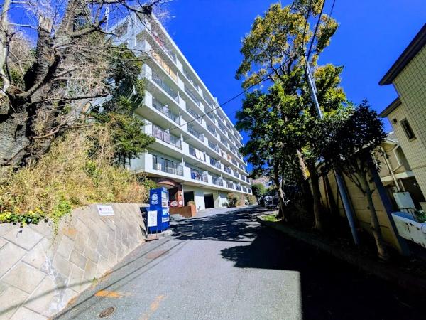 横浜市南区六ツ川３丁目のマンション