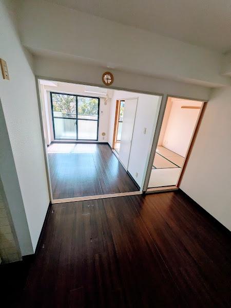 横浜市南区六ツ川３丁目のマンション