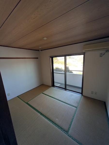 横浜市神奈川区菅田町のマンション