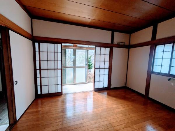 横浜市西区東久保町の貸家