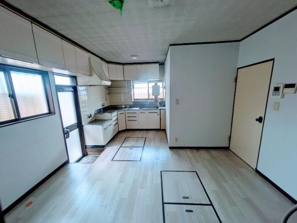 横浜市西区東久保町の貸家