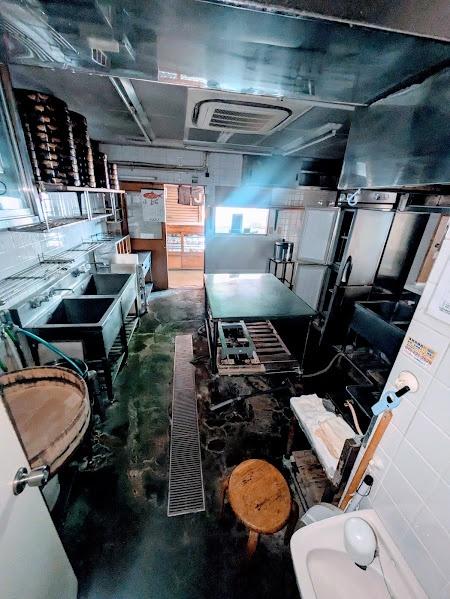 横浜市西区中央２丁目の店舗（建物一部）