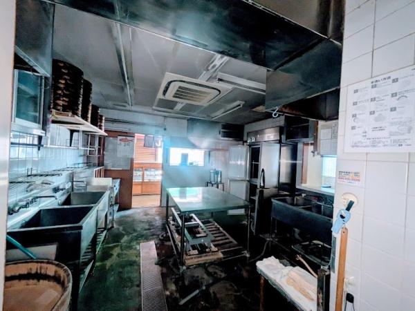 横浜市西区中央２丁目の店舗（建物一部）
