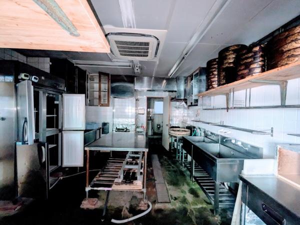横浜市西区中央２丁目の店舗（建物一部）
