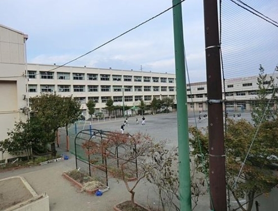 横浜市保土ケ谷区川島町のテラスハウス(横浜市立坂本小学校)