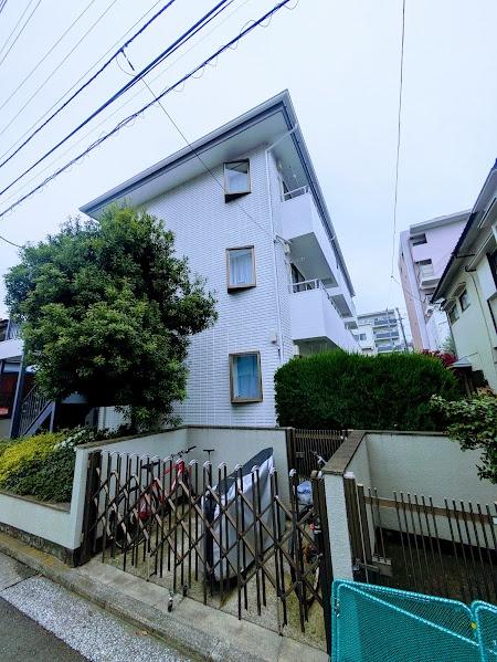 横浜市南区永田東1丁目のアパート