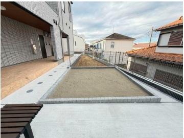 横浜市神奈川区六角橋４丁目のテラスハウス
