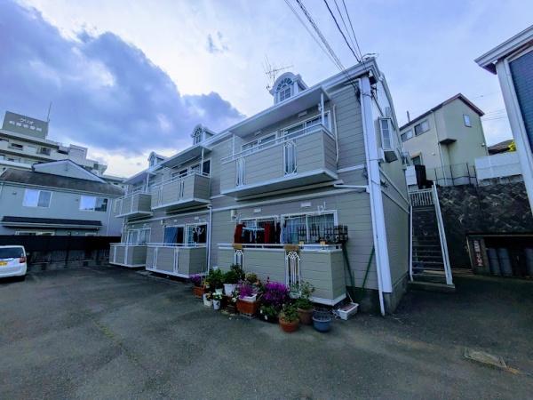 横浜市神奈川区菅田町のアパート