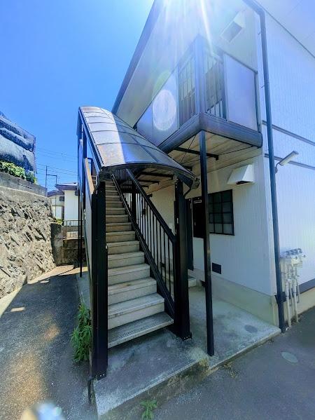横浜市神奈川区六角橋２丁目のアパート