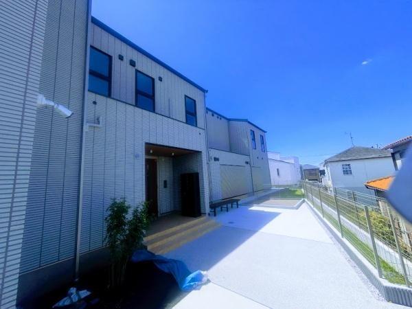 横浜市神奈川区六角橋４丁目のテラスハウス