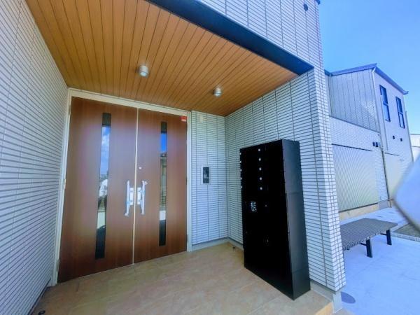 横浜市神奈川区六角橋４丁目のテラスハウス