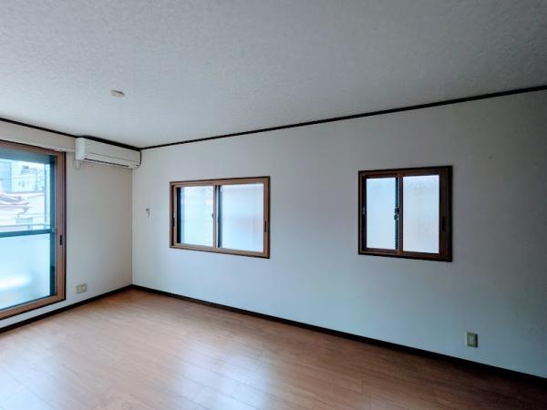 横浜市中区初音町１丁目のアパート