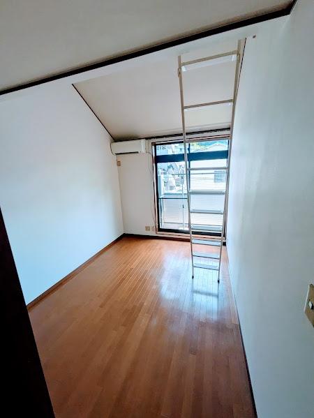 横浜市中区石川町１丁目のアパート
