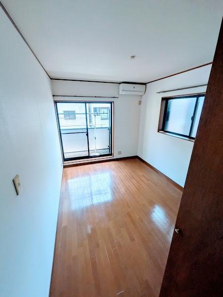 横浜市中区石川町１丁目のアパート