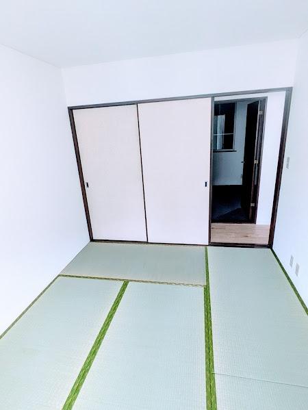 横浜市港南区芹が谷４丁目のテラスハウス