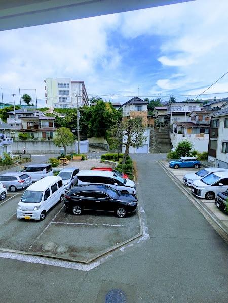 横浜市港南区芹が谷４丁目のテラスハウス