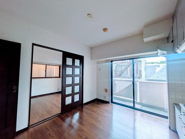 横浜市中区初音町３丁目のマンション