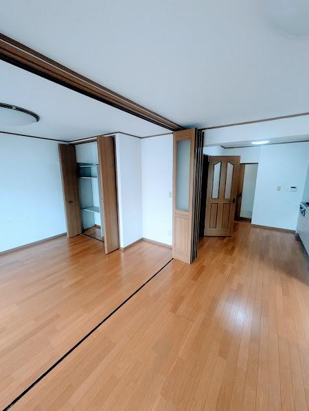 横浜市中区曙町３丁目のマンション