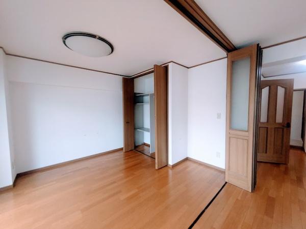 横浜市中区曙町３丁目のマンション