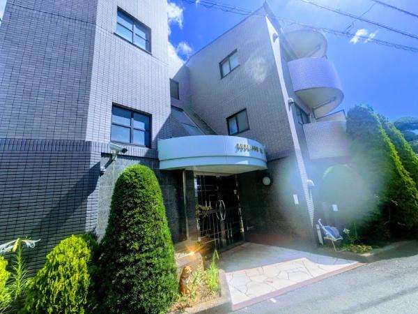 横浜市神奈川区三枚町のマンション
