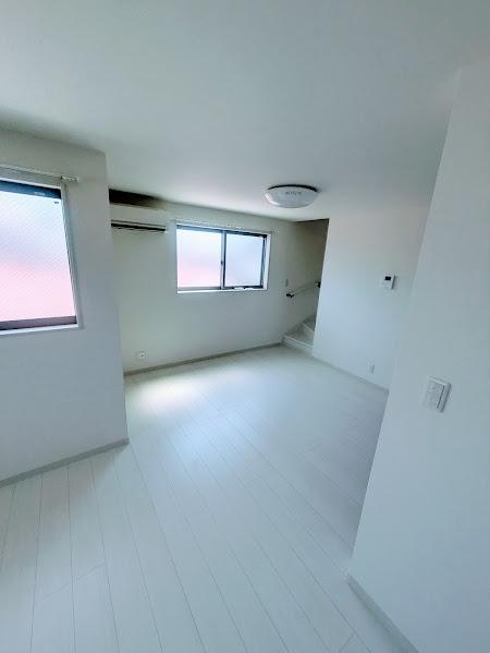 横浜市保土ケ谷区岩井町のテラスハウス