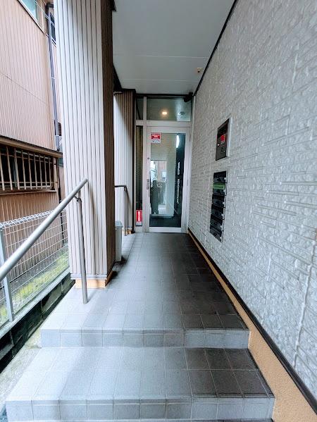 横浜市神奈川区六角橋１丁目のマンション