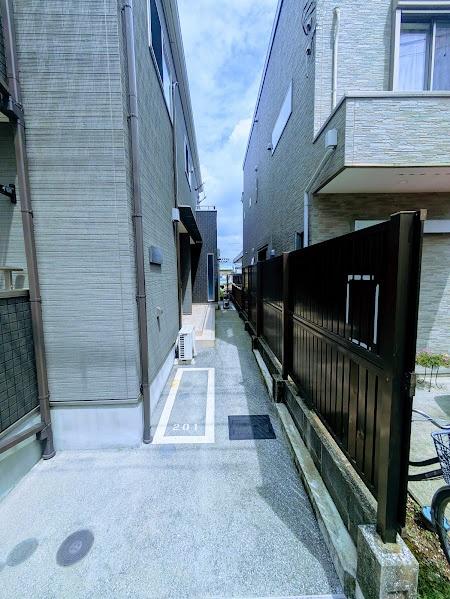 横浜市神奈川区六角橋３丁目のテラスハウス