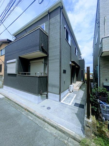 横浜市神奈川区六角橋３丁目のテラスハウス