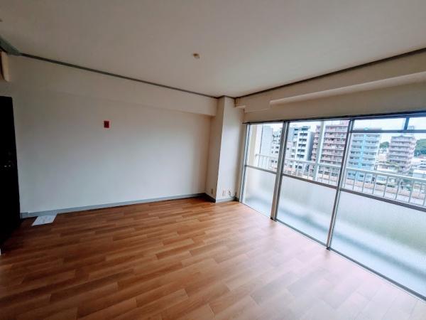横浜市中区末広町３丁目のマンション