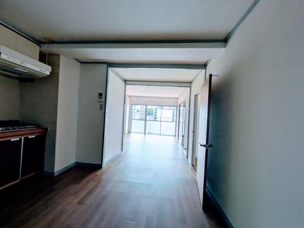 横浜市中区末広町３丁目のマンション