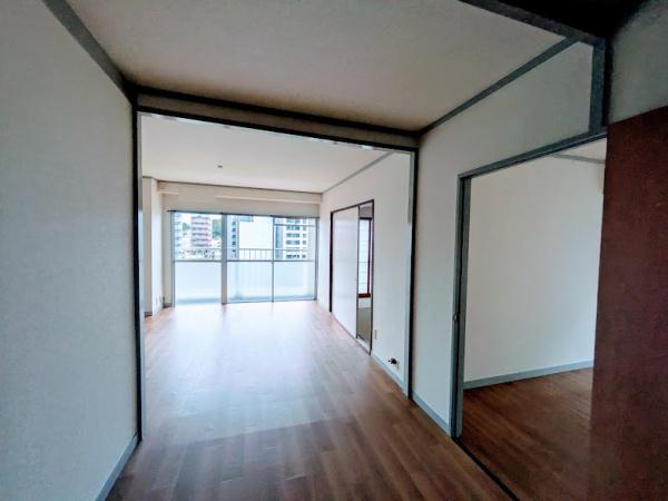 横浜市中区末広町３丁目のマンション