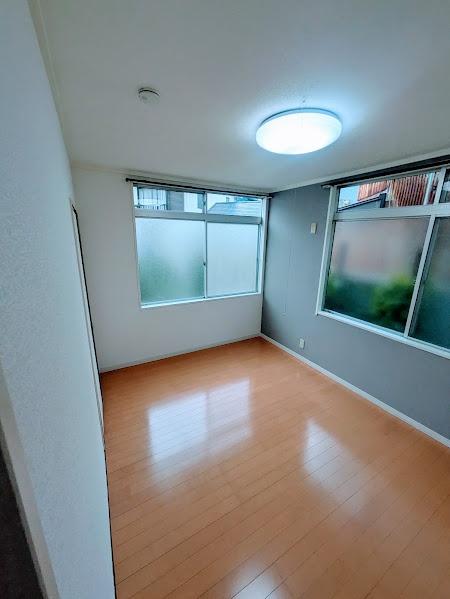 横浜市西区西戸部町１丁目のアパート