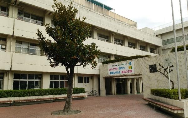 横浜市南区南太田１丁目のマンション(横浜市立共進中学校)