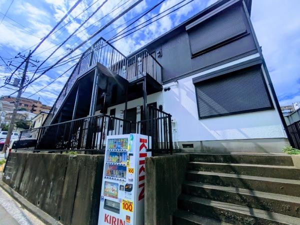 横浜市南区別所４丁目のアパート