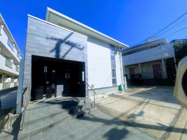 横浜市神奈川区神大寺２丁目のテラスハウス