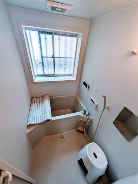 横浜市西区御所山町の貸家