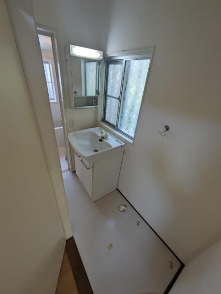 横浜市西区御所山町の貸家