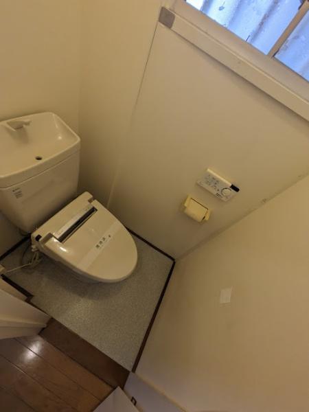 横浜市西区御所山町の貸家