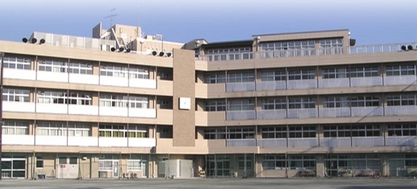 マノワールダヌシー(横浜市立軽井沢中学校)