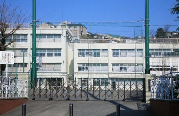 横浜市保土ケ谷区天王町１丁目のマンション(横浜市立峯小学校)