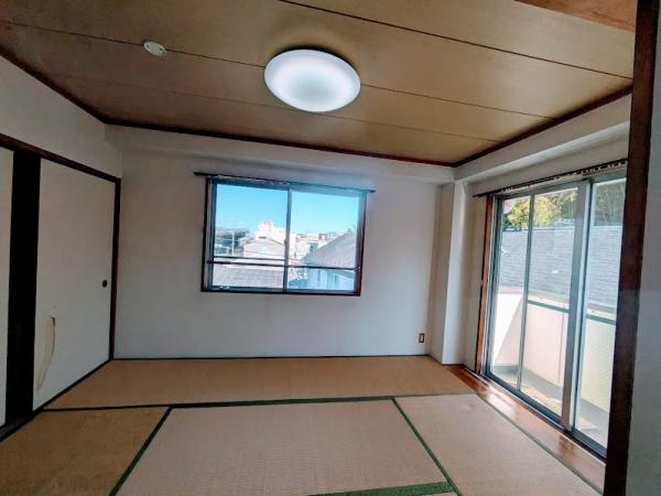 横浜市神奈川区三枚町のマンション