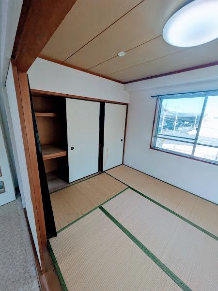 横浜市神奈川区三枚町のマンション