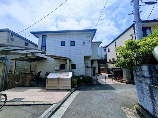 横浜市神奈川区斎藤分町のテラスハウス